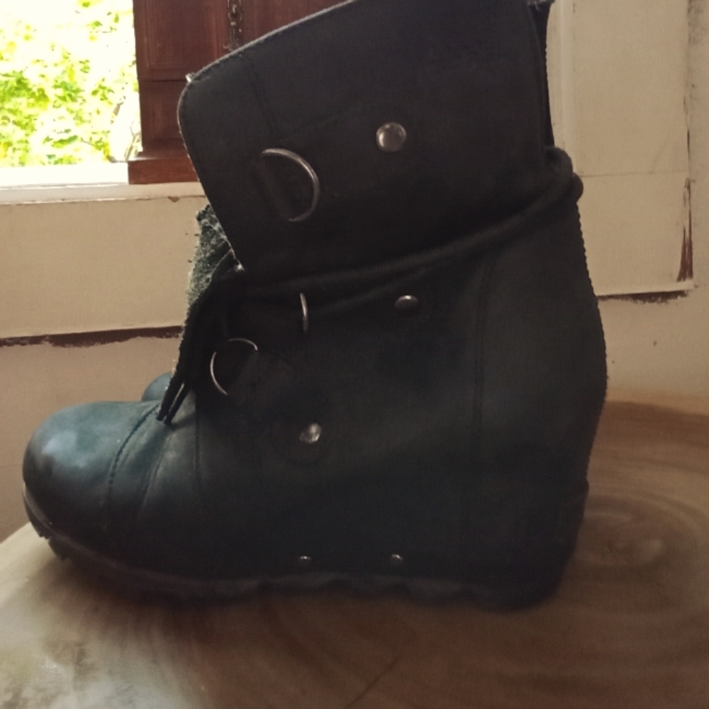 Sorel leather boots